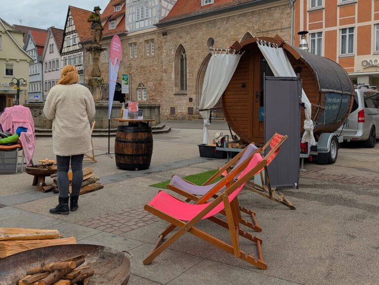 Mobile Sauna beim Event auf dem Marktplatz