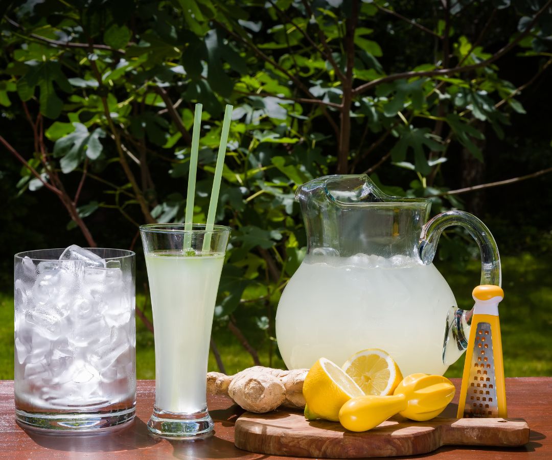 Saunieren im Sommer: Sinnvoll oder bleiben lassen? 2 Wellness-Smoothie mit Ingwer